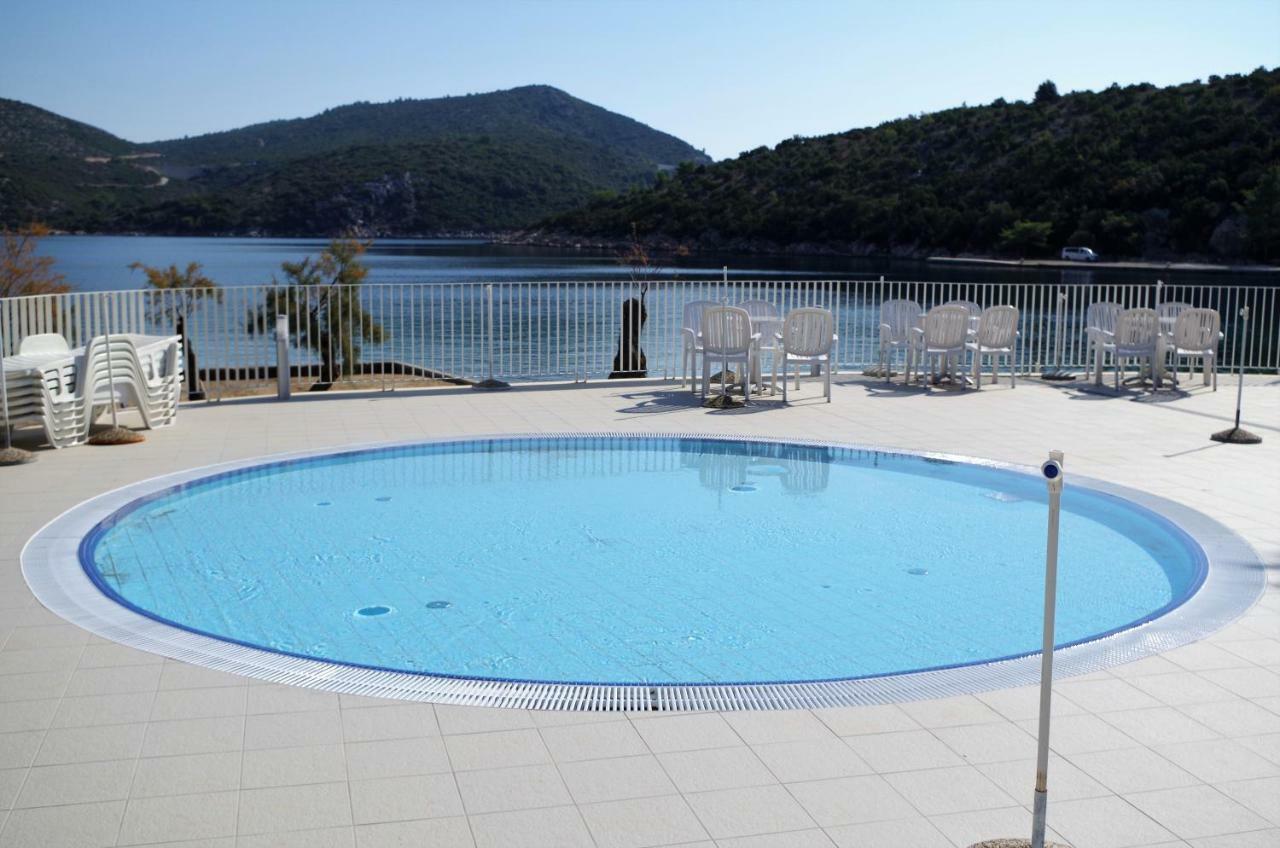 Hotel Osmine سلانو المظهر الخارجي الصورة